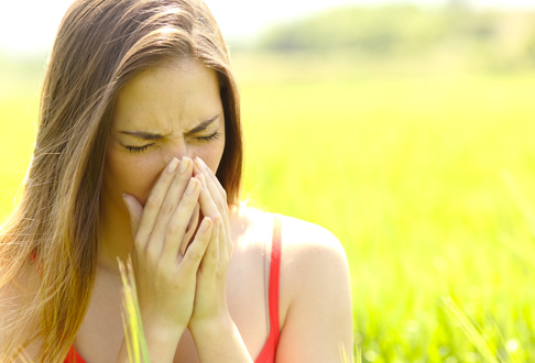 Allergia in primavera, tra prevenzione e falsi miti